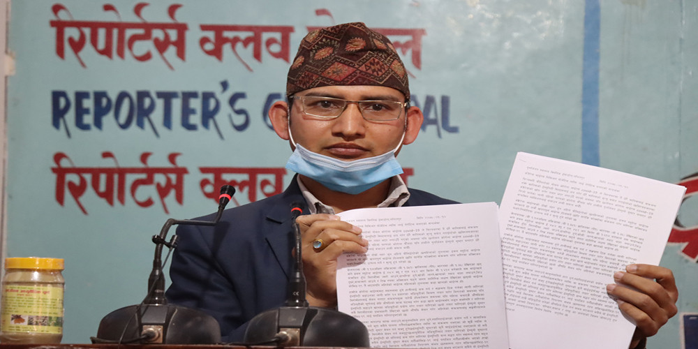 दोस्रो चरणको कोभिड–१९ परास्त गर्न आयुर्वेदिक ‘इम्युनो बुस्टर’ बनाएको अनुसन्धानकर्ता ओलीको दाबी